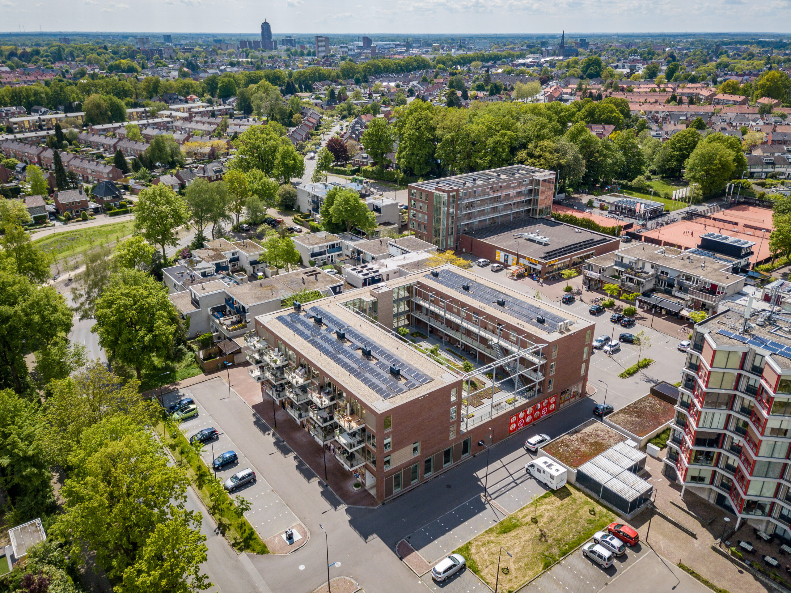 super convenience fund winkelcentrum van boven